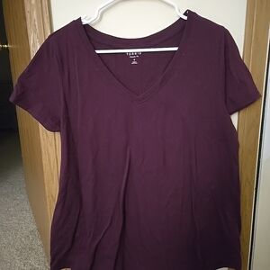 Torrid Women's Classic Fit Deep Purple V Neck Short Sleeve T-Shirt Top NWOT!